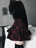 Airchics jupe courte évasée carreaux avec à lacets punk noir et rouge